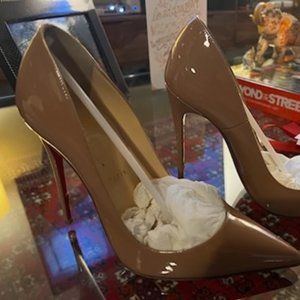 Christian Louboutin So Kate Nude Womens 6 US / 36.5 EU